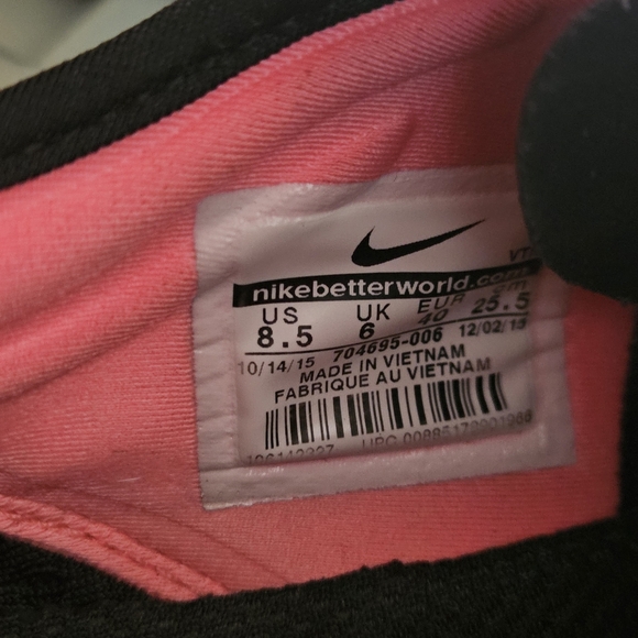 Nike Free TR Black Pink Sneakers size 8.5 U-2442 - Picture 4 of 14